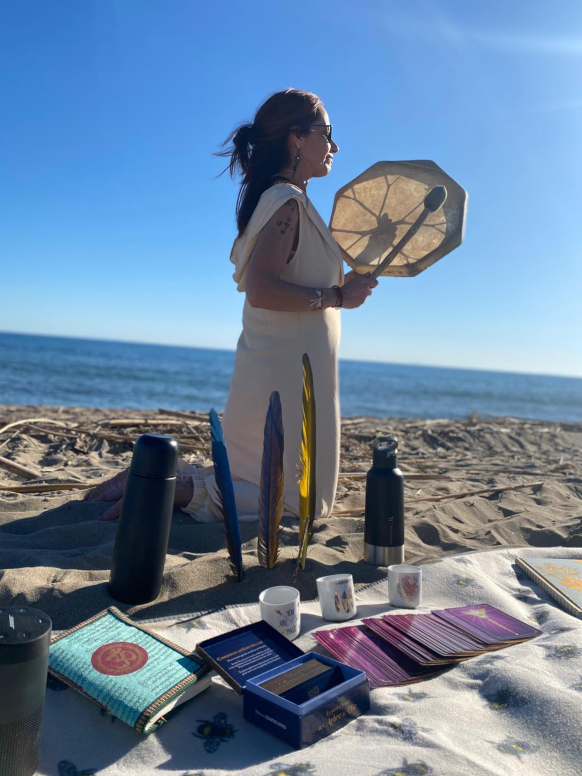 Pendientes artesanales inspirados en la naturaleza y prácticas de calma